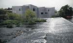 Galeria Hepworth Wakefield (2011) Wydaje się, źe budynek stawia opór nurtowi rzeki Calder 