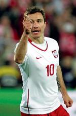 Marek Saganowski ma  34 lata, grał w wielu krajach Europy, obecnie jest piłkarzem Legii Warszawa.  W reprezentacji rozegrał  33 mecze, strzelił 5 bramek 