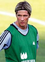 W piątkowym spotkaniu  towarzyskim  z Arabią Saudyjską (5:0). Fernando  Torres do bramki nie trafił, ale jako  najmłodszy  zawodnik  rozegrał setny mecz w kadrze  