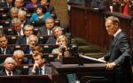 Premier Donald Tusk, przemawiając w Sejmie, próbował w piątek przejąć polityczną inicjatywę 