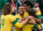 Piłkarze Brazylii się bawią, ale kibice się martwią 