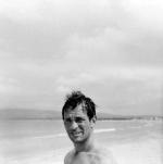 Jack Kerouac w 1957 r.  – „słodki brutal” na plaży  w Tangerze, w posiadłości Williama S. Burroughsa