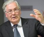 Mervyn King, gubernator Banku Anglii, nie zgadza się  z opiniami, że zmiana przepisów płynnościowych  oznacza ich rozwodnienie