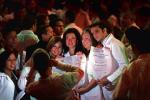 Uzdrowiciele Trzeciego Świata: uroczystość wręczenia dyplomów absolwentom jednej  z wielu kubańskich akademii medycznych
