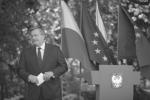„Trzeba mieć nadzieję, że prezydent Komorowski nie będzie patronował pełzającemu zamachowi konstytucyjnemu  w Polsce