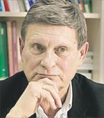Leszek Balcerowicz  – jego plan reform ustablizował ceny  w latach 90. 