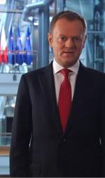 Donald Tusk zapowiedział w niedzielę konsultacje w sprawie wydawania środków unijnych.  – Zamierzam się w nie osobiście zaangażować. W najbliższych miesiącach ruszam w Polskę  – zadeklarował. Podczas specjalnego wystąpienia wyemitowanego przez TVP mówił,  że pieniądze z budżetu UE powinny iść na bezrobotnych. – Tam gdzie się buduje,  tam jest praca – podkreślał szef rządu. 