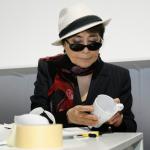 Yoko Ono w Warszawie przed jej retrospektywną wystawą „Fly” w Centrum Sztuki Współczesnej, wrzesień 2008