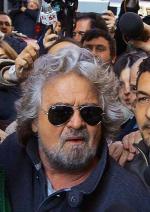 Beppe Grillo ma utopijny program, ale wskazuje realne problemy 