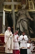 Msza w Bazylice św. Piotra. Papież rozpoczął pierwsze podczas swojego pontyfikatu obchody świąt wielkanocnych