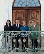 W szczycie w Berlinie uczestniczyli także mąż Angeli Merkel i żona Davida Camerona. To sygnał wyjątkowego zbliżenia obu krajów