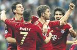 Piłkarze Bayernu cztery razy cieszyli się po zdobyciu goli. Od lewej: Mario Gomez, Franck Ribery, Thomas Mueller i Javi Martinez 
