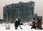 Tak wyglądał Grozny w roku 1996 r. Dziś odzyskało tynki. Za jaką cenę? 