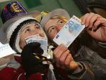 1 stycznia 2009 roku: Słowacy przyjęli euro  z radością.  Późniejsza recesja  nieco  ostudziła  proeuropejski entuzjazm. 