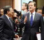 Jose Barroso, szef Komisji Europejskiej (z lewej) z Davidem Cameronem, premierem Wielkiej Brytanii 