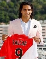 Falcao (Kolumbia) z Atletico Madryt do AS Monaco za 60 mln euro.