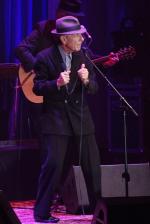 Leonard Cohen: osobista krawcowa do poprawek strojów