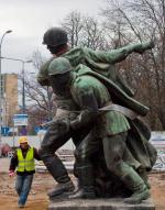 W Warszawie trwa spór o tzw. czterech śpiących