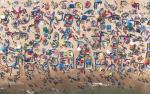 20 tys.  kosztuje fotografia Kacpra Kowal- skiego  pt. „Plaża”  (148 na  248 cm)  