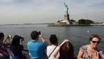 Statua Wolności, jeden z symboli Nowego Jorku, jest teraz niedostępna dla turystów. Fot. Mark Lennihan
