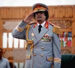 W październiku 2011 roku  w Libii bojownicy, którzy obalili Muammara Kaddafiego, nawet nie usiłowali zachować pozorów legalności
