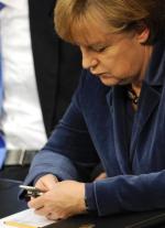 Dla Niemców Angela Merkel to „die Handy-Kanzlerin”, bo stale rozmawia przez komórkę