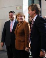 W negocjacjach koalicyjnych  na temat niemieckiej polityki europejskiej uczestniczyli kanclerz Angela Merkel oraz szef SPD Sigmar Gabriel (pierwszy  z lewej)