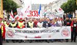 Choć związkowcy twierdzą, że władza lekceważy ludzi, czemu dali wyraz podczas demonstracji w stolicy 14 września, w rzeczywistości rządzący dostosowują swoją politykę do prosocjalnych nastrojów w społeczeństwie