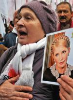 Julia Tymoszenko nie wierzy już, aby zawarcie umowy stowarzyszeniowej w Wilnie było możliwe (na zdjęciu zwolennicy Tymoszenko podczas wczorajszej manifestacji w Kijowie). 