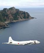 Wysyłając wojskowy samolot, japońskie władze kontestują chińską decyzję o wprowadzeniu powietrznej strefy obronnej  nad spornymi wyspami 