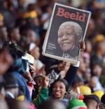 W uroczystościach  pogrzebowych Nelsona Mandeli  na stadionie  w Soweto brały udział dziesiątki tysięcy ludzi 