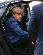 Francja uważa, że Niemcy nie angażują się wystarczająco we wspólną obronę.  Na zdjęciu Angela Merkel w czwartek w Brukseli