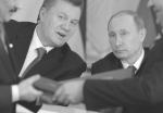 Władimir Putin podpisuje umowę  z Wiktorem Janukowyczem, aby nie dopuścić do sojuszu ukraińskiego „brata” z kimś obcym