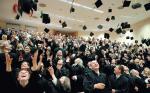 Coraz popularniejszy dyplom wyższych studiów nie uchroni absolwentów przed bezrobociem.