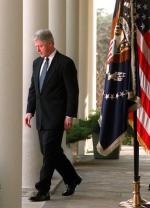 Amerykanie wybaczyli Billowi Clintonowi zdradę