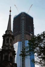 Kościół ocalał 11 września. Freedom Tower w tle
