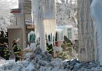 Strażakom, jak wiadomo, przychodzi walczyć z wszystkimi czterema żywiołami. W North Attleboro w stanie Massachusetts oceniają lodospady: owoc całonocnej akcji gaśniczej, prowadzonej przy kilkudziesięciostopniowym mrozie.