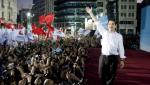 Aleksis Cipras na jednym  z wieców wyborczych swej partii  w 2012 roku 