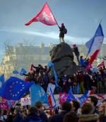 Niedzielny protest w Paryżu przeciwko rządowym pomysłom obyczajowym 