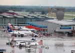 Warszawskie lotnisko  im. Chopina obsłużyło  w 2013 r. ponad 10 mln pasażerów 