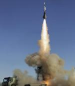 Startuje rakieta Aster 30 – przeciwlotniczy pocisk średniego zasięgu, produkowany przez Dom Rakietowy MBDA