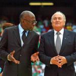 Jack Warner (z lewej) i Sepp Blatter – dopóki grali w jednej drużynie, Warner był bezkarny