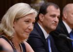 Louis Alliot bierze udział ze swoją partnerką Marine Le Pen we wszystkich ważnych wydarzeniach Frontu Narodowego, także w wizycie w ubiegłym roku w Moskwie,  gdzie byli wspólnie przyjmowani przez przewodniczącego Dumy 