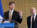 Minister gospodarki Arnaud Montebourg (po prawej), zwolennik protekcjoni-zmu i minister finansów Michel Sapin, przyjaciel prezydenta Republiki 