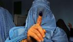 Wbrew talibom kobiety stanowiły ponad jedną trzecią głosujących. Na zdjęciu: Afganka z Heratu 