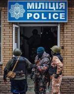 Uzbrojeni po zęby rosyjscy separatyści zajęli w sobotę dowództwo milicji w Słowiańsku 