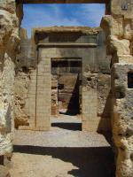 Wejście do serca świątyni Zeusa-Amona w Siwie.  To tu Aleksander dowiedział się, że jest synem boga