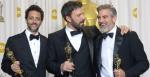 Grant Heslov, Ben Affleck i George Clooney podczas ubiegłorocznej oscarowej gali