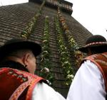 W polskich górach wielkanocne obrzędy rozpoczynają się już w Niedzielę Palmową, a sama Wielkanoc pozostaje świętem bardzo rodzinnym