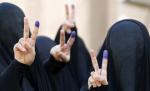 Po oddaniu głosu w bagdadzkiej dzielnicy Karrada. Iraccy wyborcy tradycyjnie składają „podpis” palcem umaczanym w tuszu